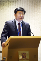 Prof. Luo Yong of the School of Life Sciences, Tsinghua University
